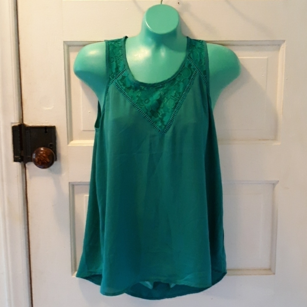 Wishful Park small sleeveless lacy neck